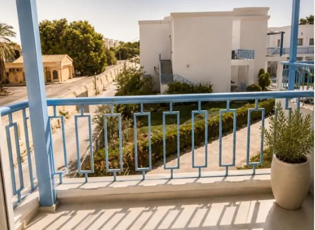 Lily Land Mirage Bay & Aqua Park Apartment